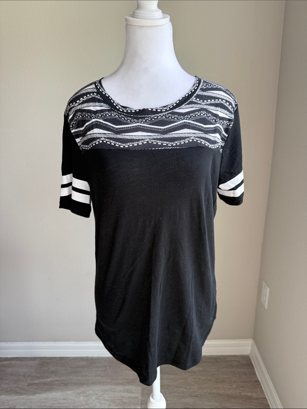 Pink women’s black&white short-sleeve teeshirt